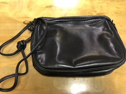 LOEWE 極美品ですブラック ショルダーバッグ*~· 極美品 ロエベ ショルダーバッグ 黒 LOEWE 斜め掛け 2way ブラック