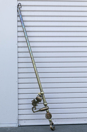 20A0009　中古　商売繁盛打ち出の小槌　真鍮製　自在鉤（じざいかぎ）アンティーク品　いろり用品