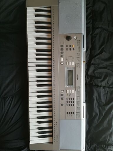 中古　YAMAHA　キーボード　本体　シルバー　付属品有り　PSR-E344　脚立付