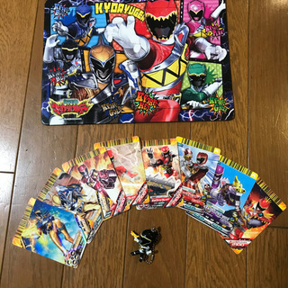 獣電戦隊キョウリュウジャー　パズル、カード、フィギュアのセット