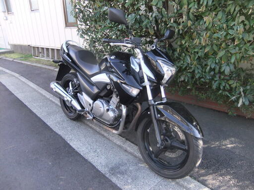 スズキ　GSR250　実働中古車　オイル交換後渡し　バッテリーフル充電済み　書類有