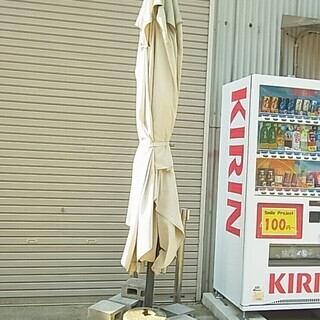 イケア IKEA ハンギングパラソル ベージュ 角度調節可能