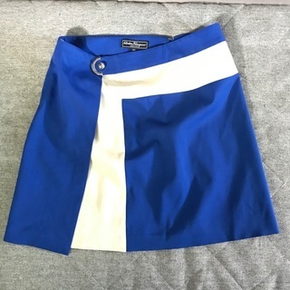 サルヴァトーレフェラガモ 青×白バイカラースカート 40 L
