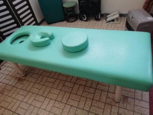 マッサージ用施術ベッド　高田ベッド