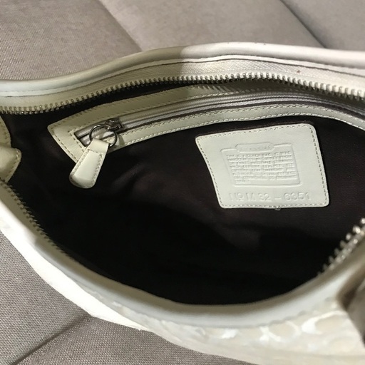 COACHコーチ白レザー×ミニシグネチャーワンショルダーバッグ (sips 