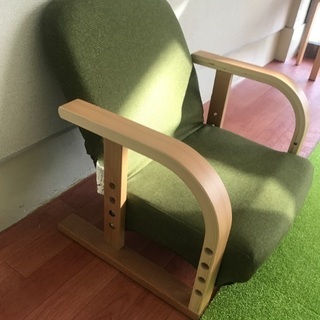 ニトリ  座面調整可能　低床椅子　グリーン　緑