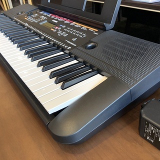 中古品　2017年製　YAMAHA / ヤマハ　ポータブルキーボード　PSR-E263