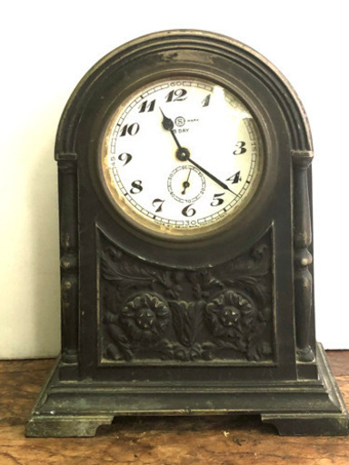 ７０年以上昔のSEIKO(精工舎)製造のネジ巻き式置き時計。