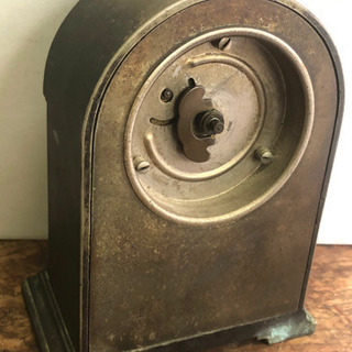 70年以上昔のSEIKO(精工舎)製造のネジ巻き式置き時計。