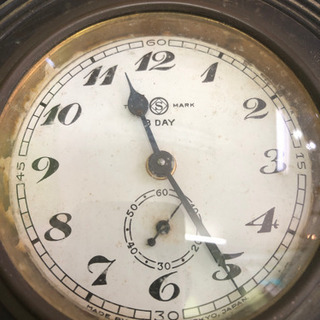 70年以上昔のSEIKO(精工舎)製造のネジ巻き式置き時計。