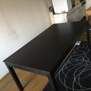 IKEA 伸縮式ダイニングテーブル