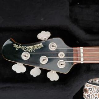 エレキベース　MUSICMANスティングレイ