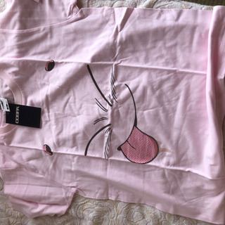 ピンクの可愛いTシャツ