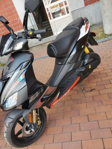 aprilia SR50スクーター水冷2ストロークインジェクション原付