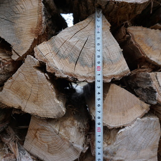 薪ストーブ用　ナラ薪　２年以上乾燥 つや姫5キロ付き