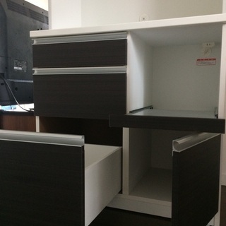 KEYUCAの食器棚（便利なブルモーション機能付）　値下げしました