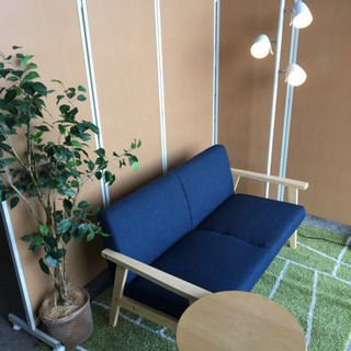 ☆モデルルーム展示品☆2Pソファ+サイドテーブル+スタンドライト☆おまけ付き ☆モデルルーム展示品☆2Pソファ+サイドテーブル+スタンドライト☆おまけ