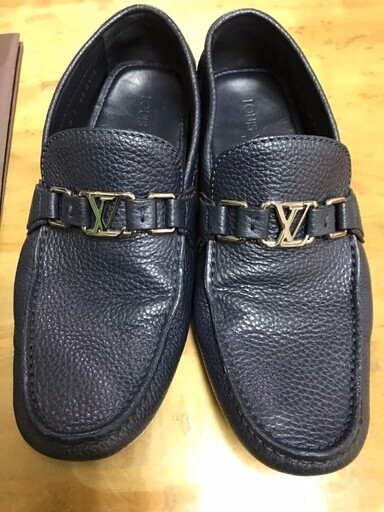 美品 ルイヴィトン レザー ドライビングシューズ 25.5 LVロゴパーツ