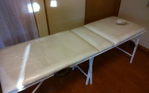 未使用】エステ・マッサージ用折り畳みベッド、マッサージ用フェイス