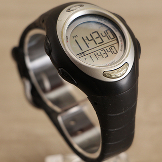 レア 希少 実働 ？ OAKLEY オークリー 腕時計 D.5 カラー Silver シルバー 箱 取扱説明書 付属 腕時計 D1(R1906swxYGG) レア 希少 実働 ？ OAKLEY オークリー 腕時計 D.5 カラー Silver