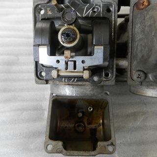 バイク部品　パーツ　部品取り用　取り外し車種不明　ＭＩＫＵＮＩ　４連　キャブレター　中古品 バイク部品 パーツ 部品取り用 取り外し車種不明 MIKUNI 4連