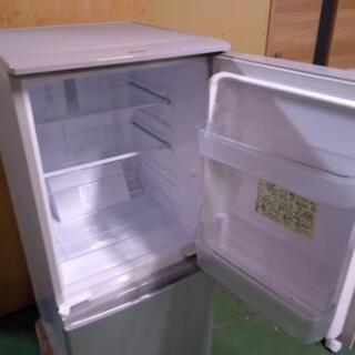 【広島市配送無料】美品 16年製 137L SHARP シャープ SJ-D14C-W 2ドア冷凍冷蔵庫 どっちもドア 一人暮らし 単身サイズ


