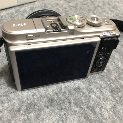 OLYMPUS PEN E-PL9  ミラーレス一眼