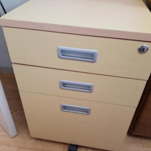 中古机サイドテーブルです