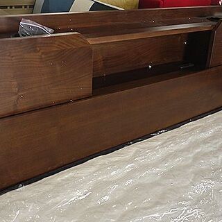 新品ワイドダブルベッド！ポケットコイルマットレス付きです！ダブルより大きいのでゆったり寝れます！