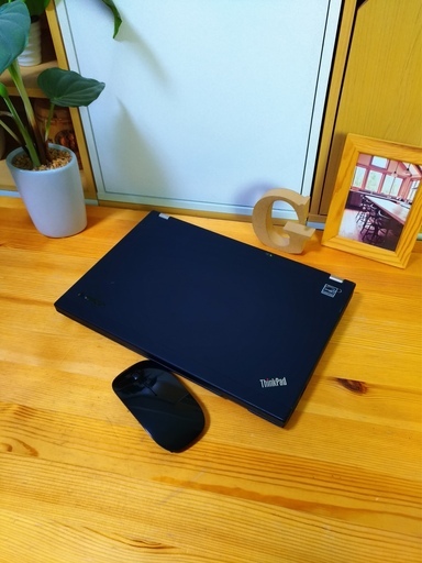 corei5でメモリ8Gの超高性能Lenovo♪　美品！　コンパクトで持ち運び便利☆　高級感のあるマットブラック★　最新Windows10　64Bit♪　　Lenovo ThinkPad 　レノボ　　t　大容量320G　黒　　12.5インチ液晶　マウス付き 　ノートパソコン　無線LAN　Wi-Fi対応