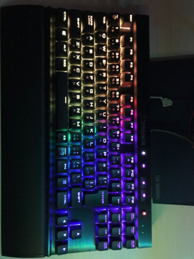 【ほぼ新品】corsair K65 RGB キーボード（保証書・納品書付）