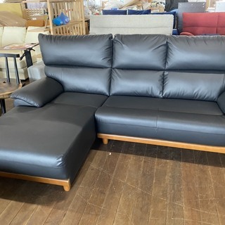 新品カウチソファー！メーカーがキズモノと思って持ってきたのが新品で