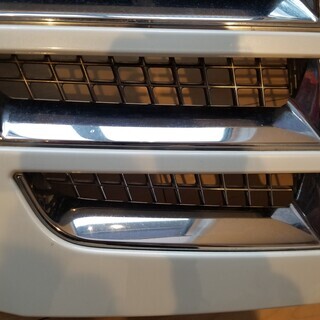 キャデラックエスカレード純正グリル 07 キャデラック エスカレード 純正 グリル フロントグリル Cadillac