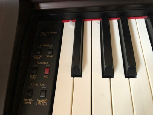 KAWAI  木製電子ピアノ！ボケ防止の手習いに！おうちじかんに！