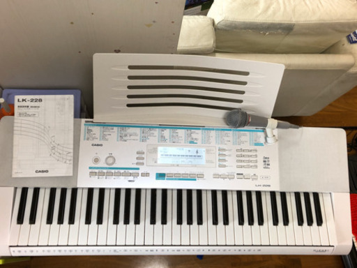 美品 電子ピアノ　CASIO LKー228