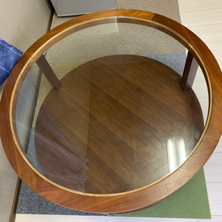 円形ガラステーブル　センターテーブル　カフェ　