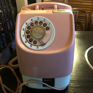 ピンク　公衆電話