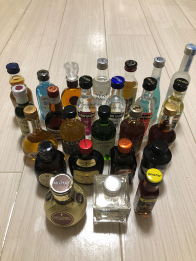 お酒　ミニボトル  25点