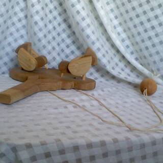 木製玩具　２羽の鳥　木のかたち　玉　おもちゃ