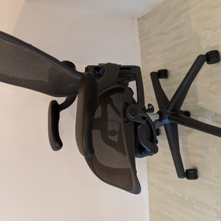 【新品同様・配送無料】アーロンチェア クラシック