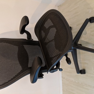 【新品同様・配送無料】アーロンチェア クラシック