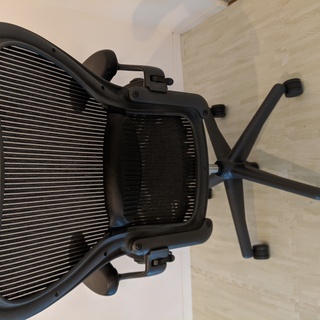 【新品同様・配送無料】アーロンチェア クラシック