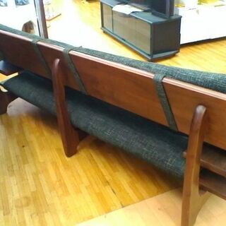 飛騨産業キツツキマーク　ウォールナット材　3人掛けソファ