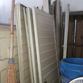 お話し中です‼️解体した物置❗DIYに❗