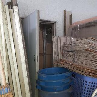 お話し中です‼️解体した物置❗DIYに❗