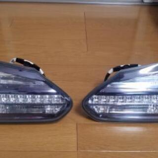 レクサスHS純正テールランプ（トランク側二個）