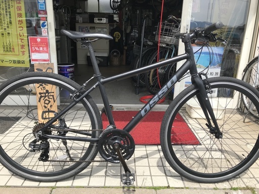 精悍なクロスバイク　OSSO マットブラック