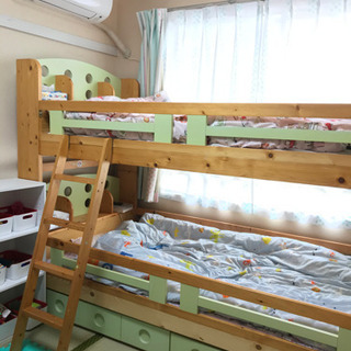 木製二段ベッド♡収納家具付き❣️