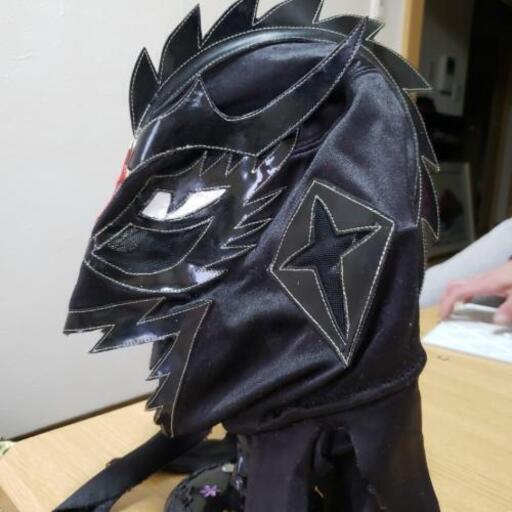 プロレス団体ドラゴンゲートのドラゴンキッドなどの敵方のレスラー ダークネスの本人が試合で仕様した 本物のマスクを売ります 亞騎羅 西八王子の家具の中古あげます 譲ります ジモティーで不用品の処分