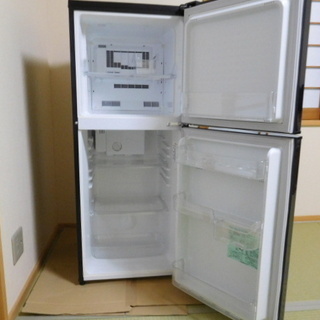 【美品】単身用冷蔵庫 (136L)